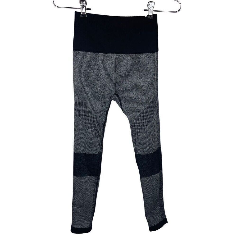 Electric Yoga Gray Black High Waisted‎ Seamless 7/8 Leggings Sz XS/S - Picture 3 of 5